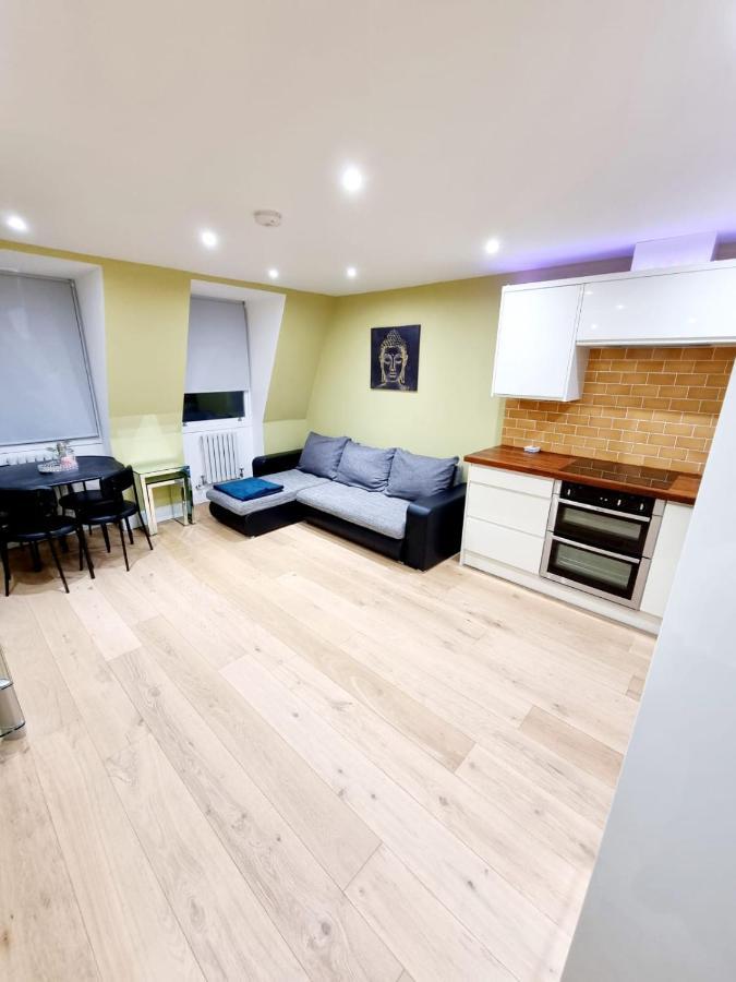 Stylish London Apartment With Terrace & Parking 外观 照片