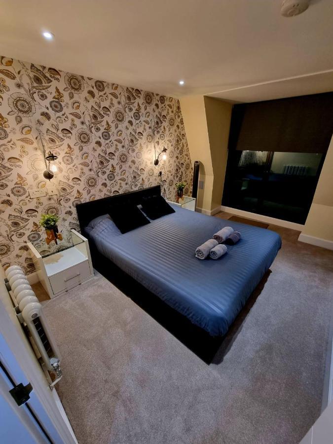 Stylish London Apartment With Terrace & Parking 外观 照片